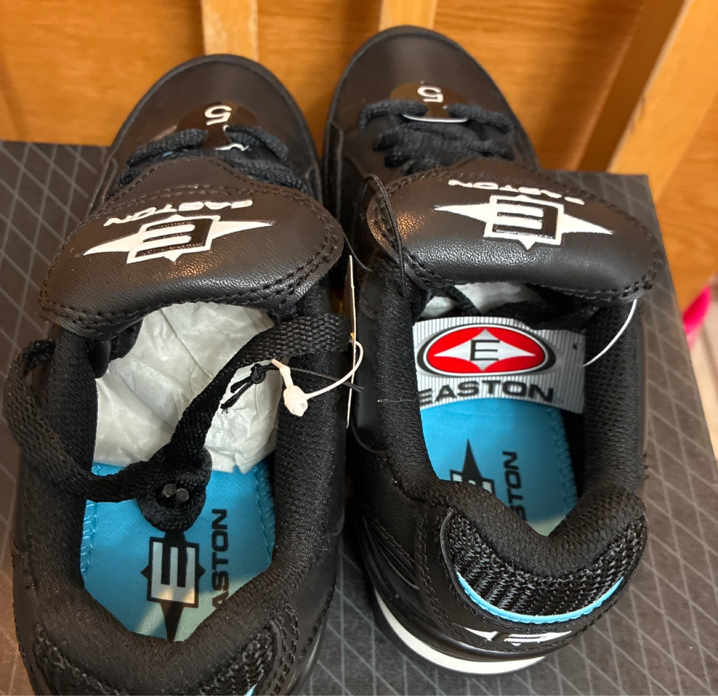 New in box Easton Black Baseball Cleats - Women's Size 5 - photo 4