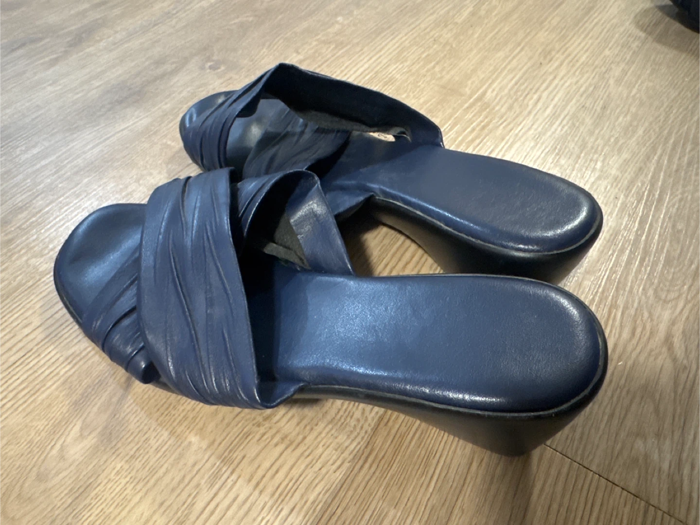 Italian Shoemakers Navy Blue Wedge Sandals - photo 3