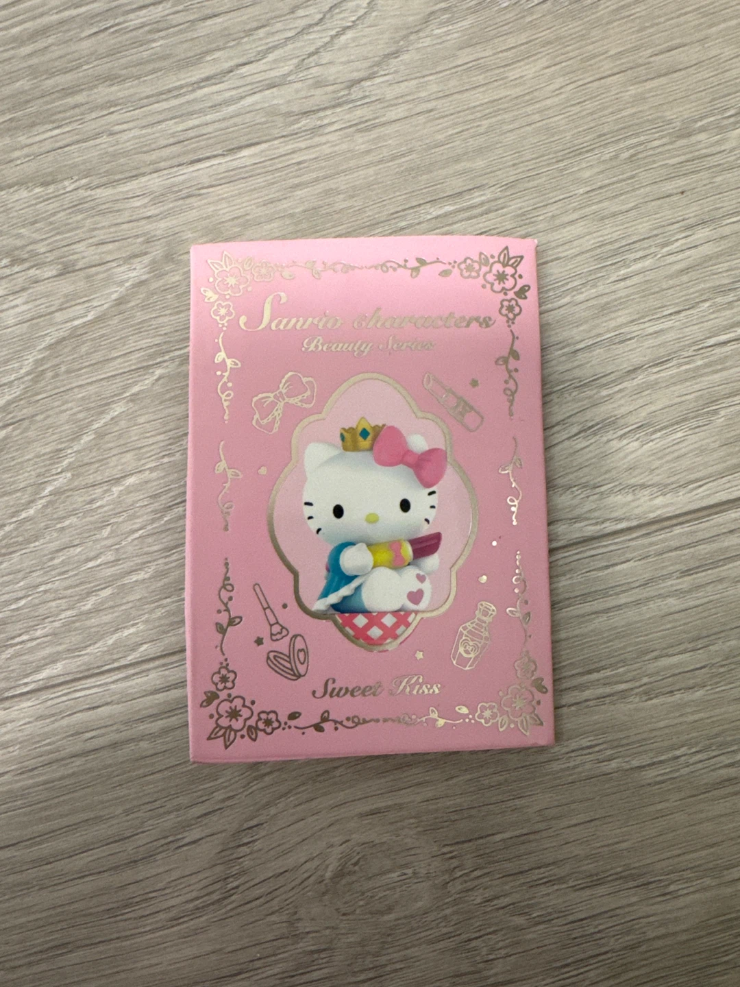 Hello Kitty Sweet Kiss Figure - photo 2