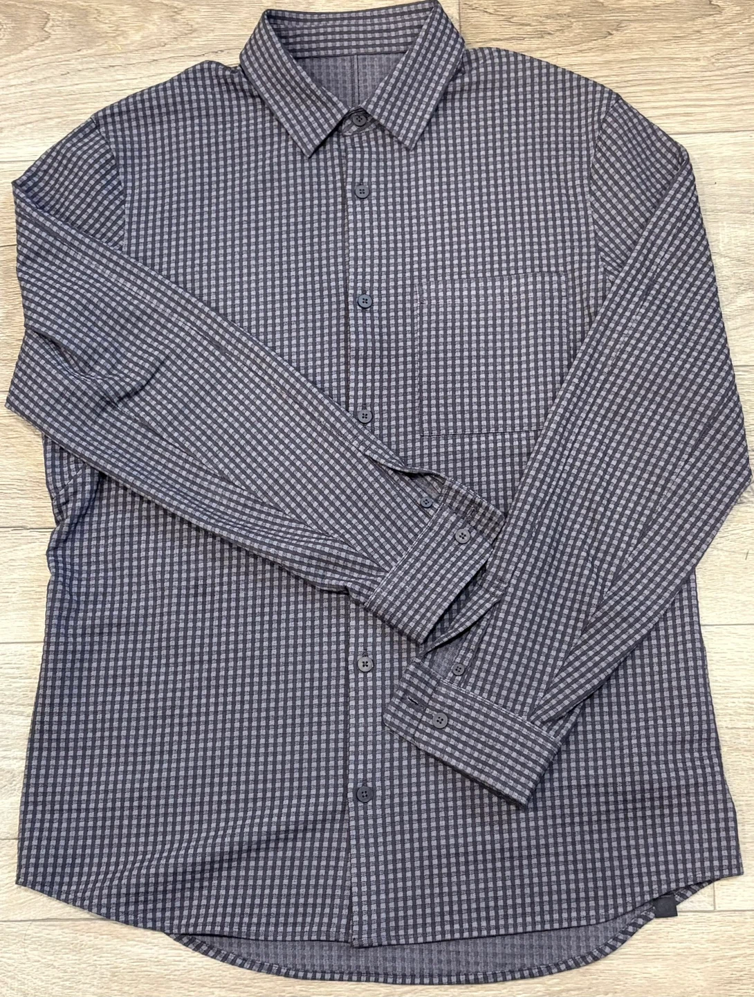 Lululemon Men's  medium Commission Button-Up Shirt - photo 3