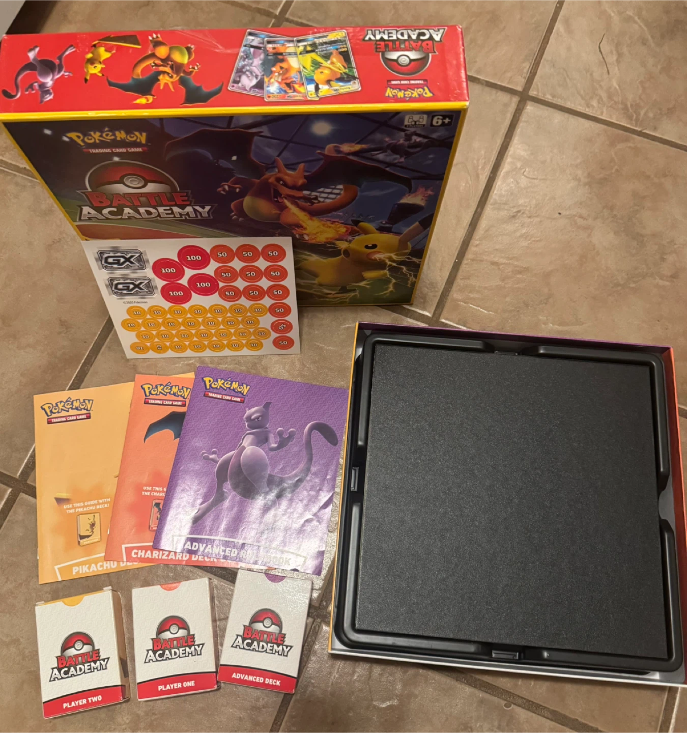 Pokémon Battle Academy Charizard vs Pikachu (Mewtwo) Board Game - photo 2