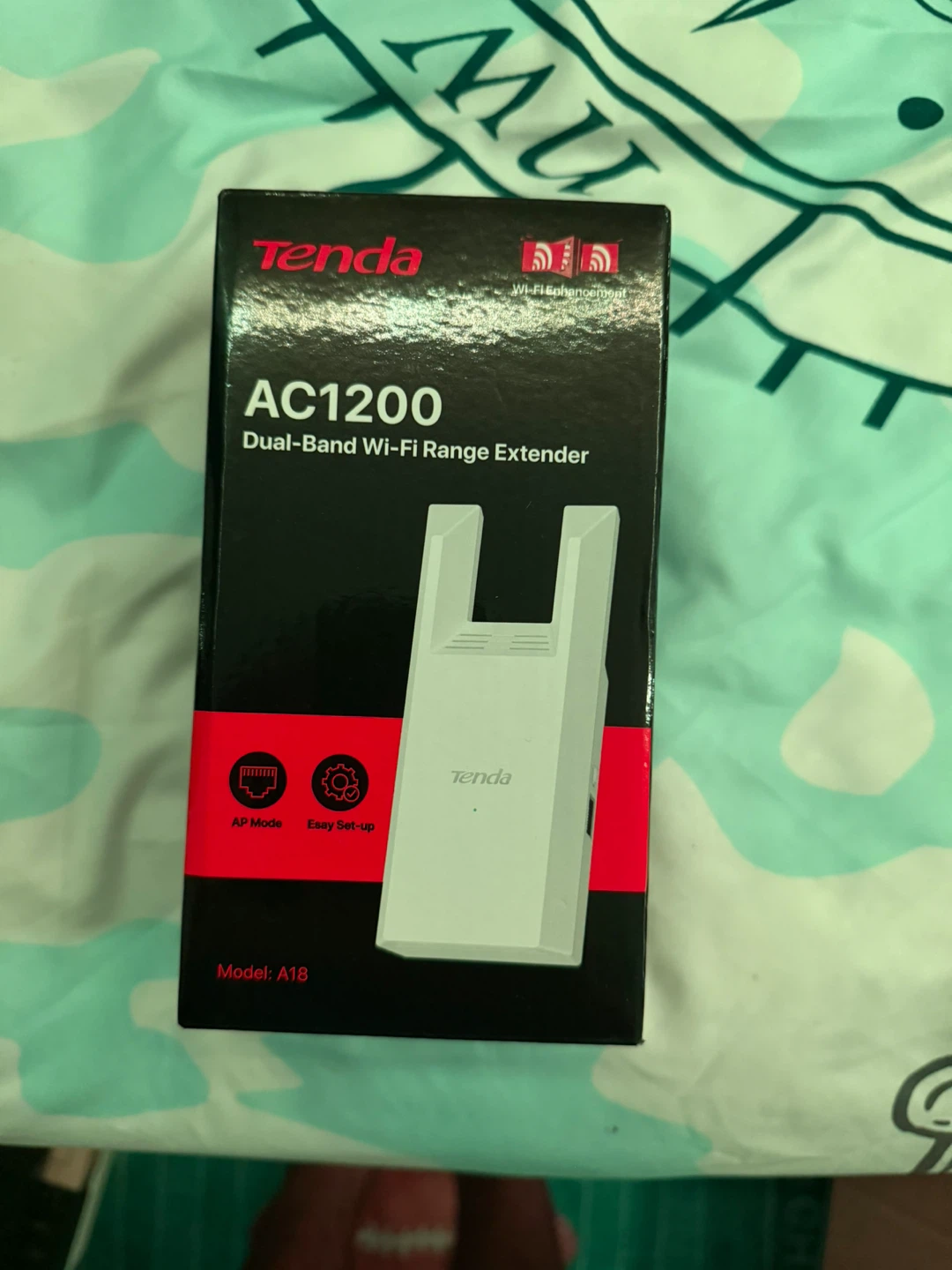 Tenda AC1200 Dual-Band Wi-Fi Range Extender Model A18