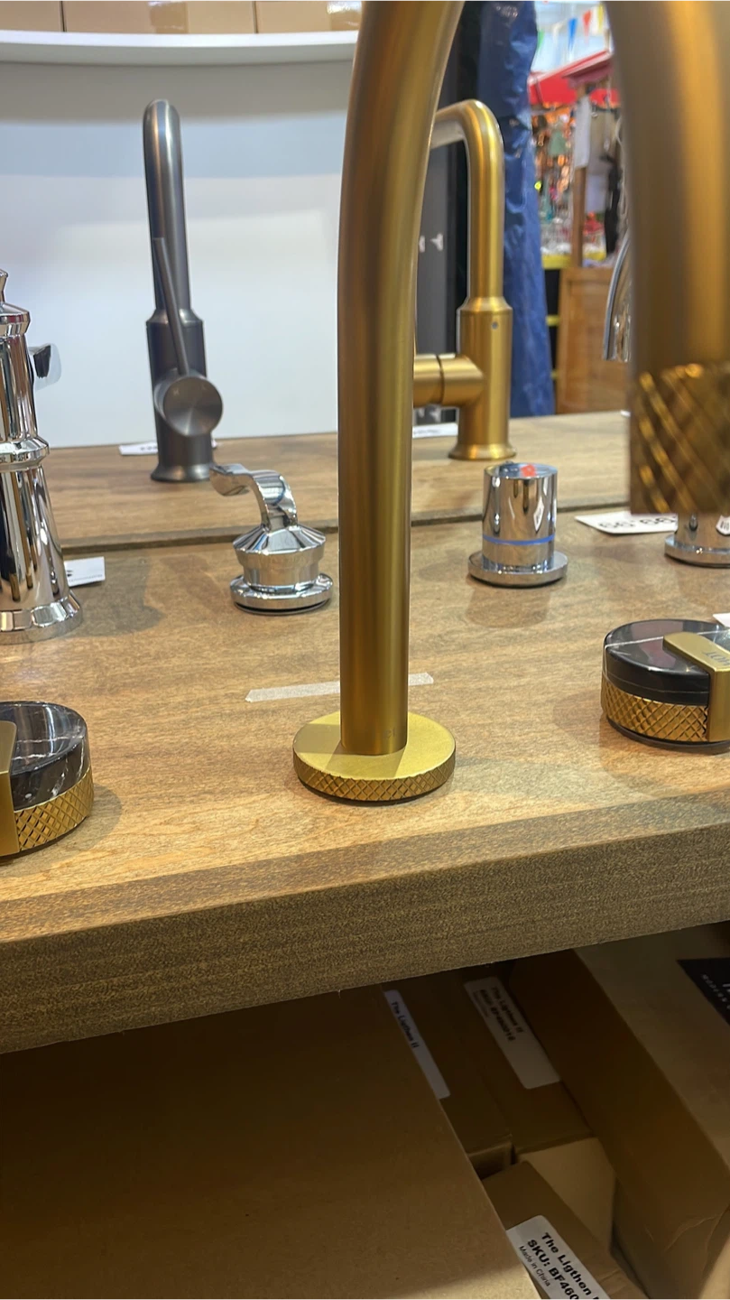 Gold Bathroom Faucet with Matching Drain - photo 3