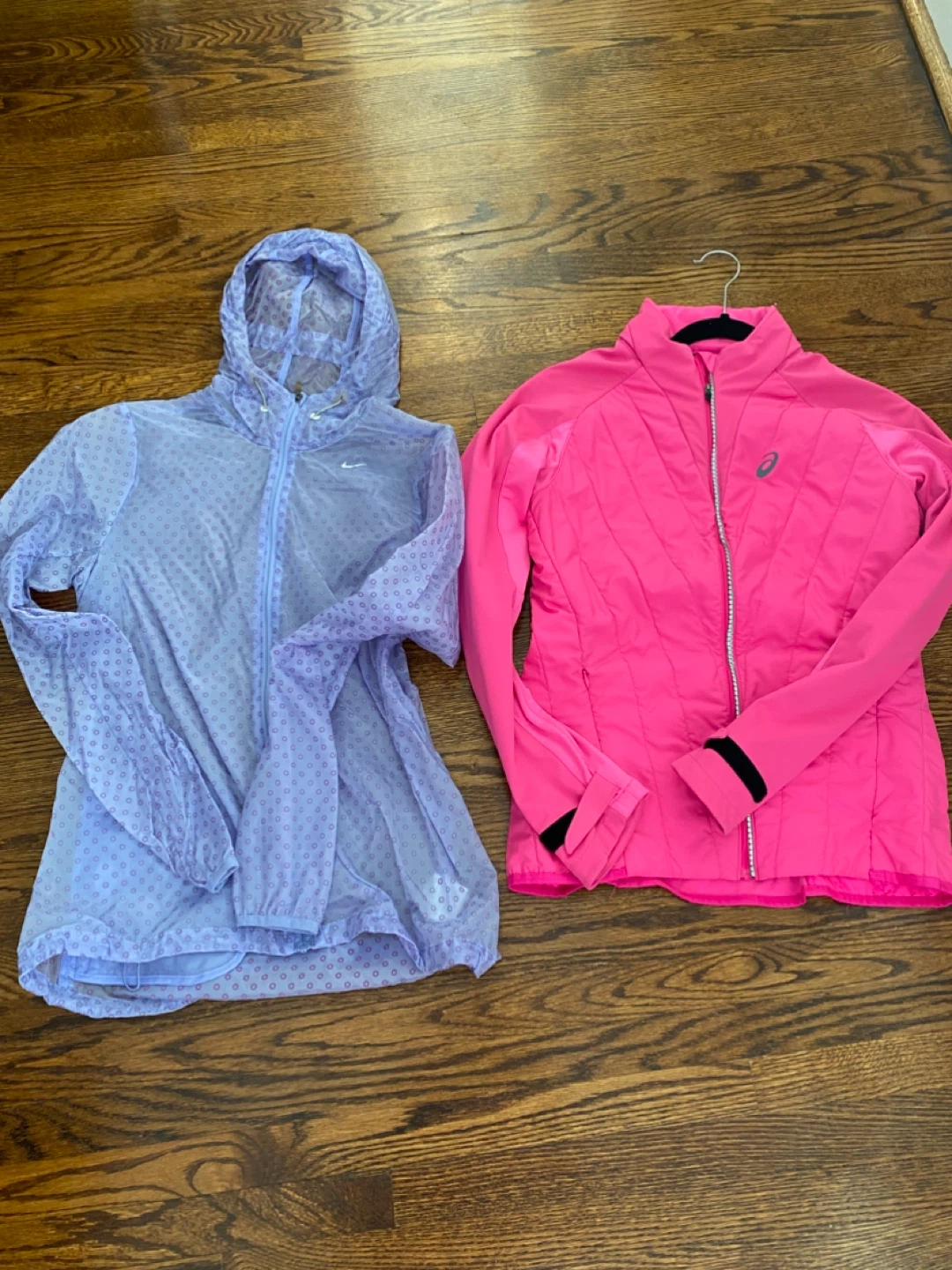 10 pc lot of athletic wear for women - photo 2