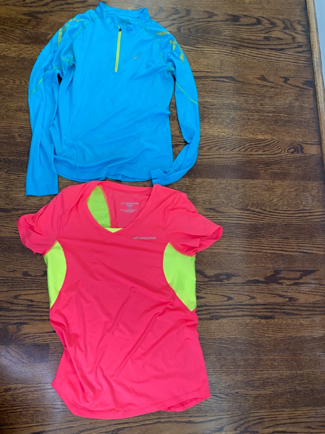 10 pc lot of athletic wear for women - photo 4
