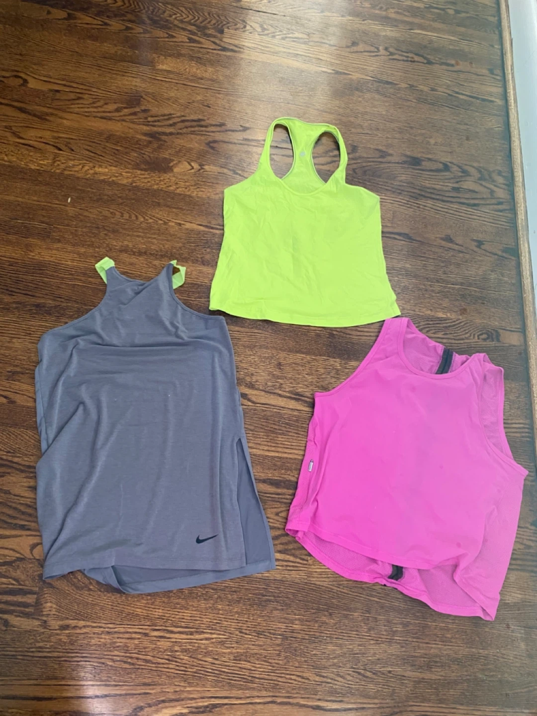 10 pc lot of athletic wear for women - photo 5