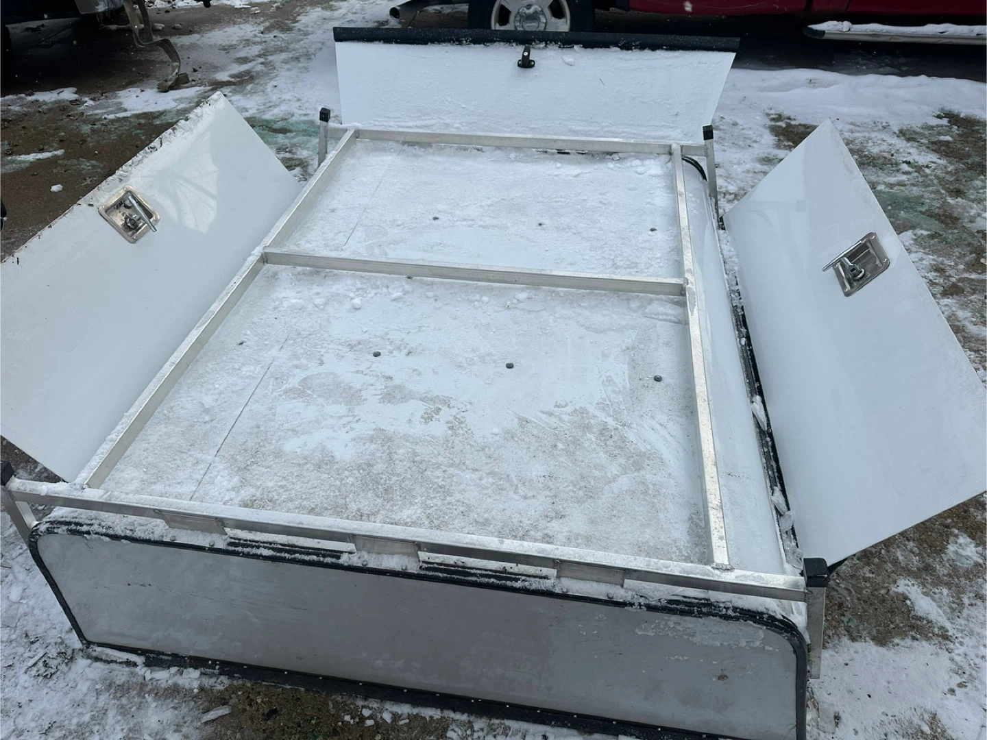 Camper topper cap for Toyota Tacoma 2021 Crew cab Short bed - photo 3