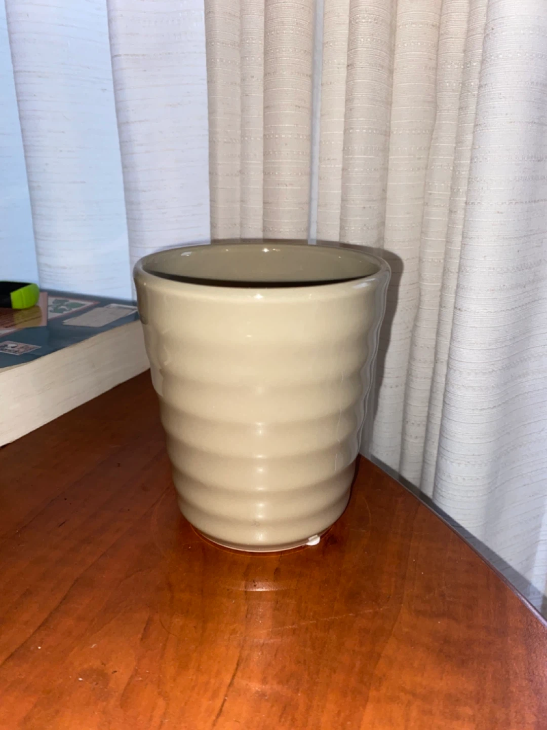 Ceramic Planter Pot - Beige Ribbed & Dinosaur Design - photo 4
