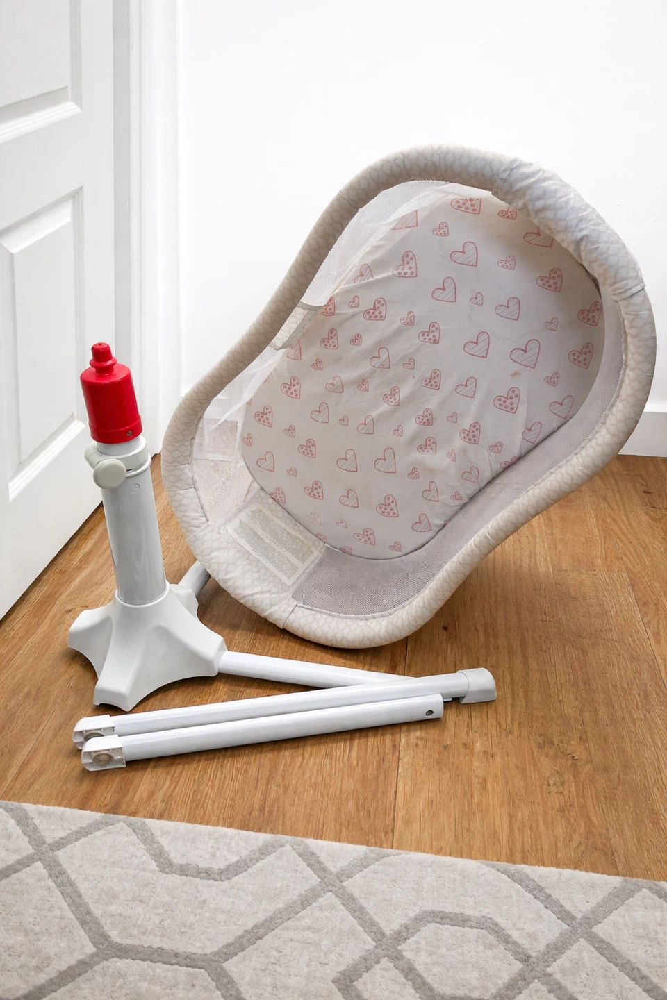 Baby Bassinet with Heart Print Sheet