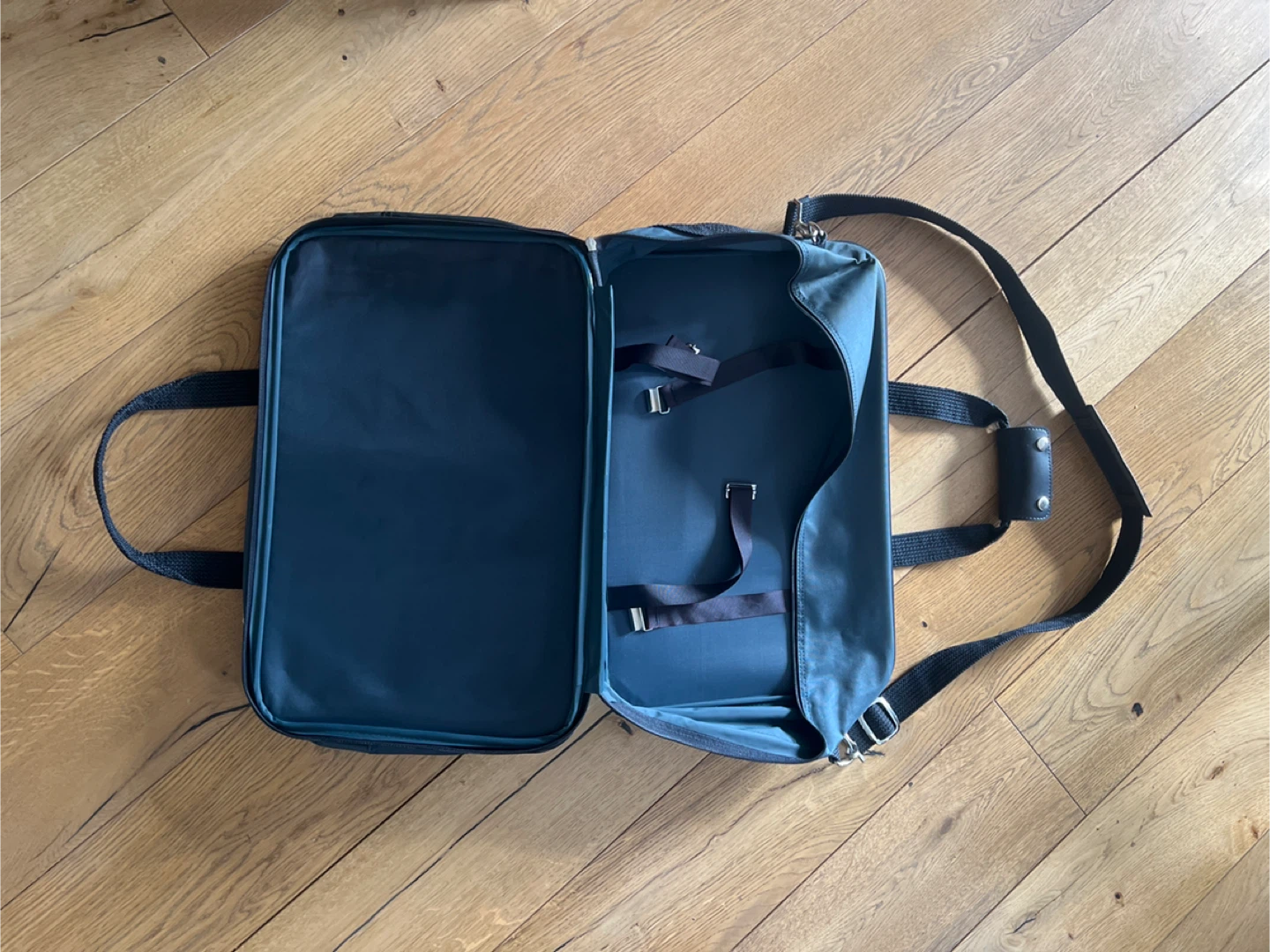 Samsonite 4-pocket suitcase - photo 2