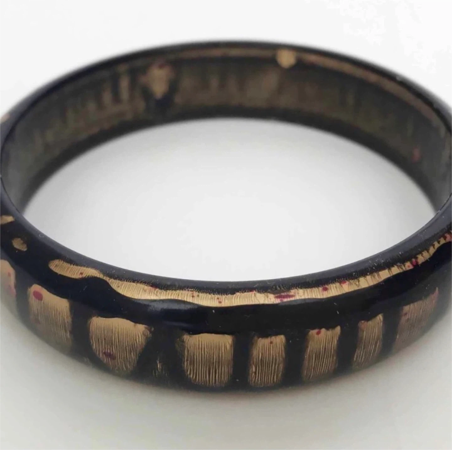 Set of 3 Vintage Bracelets - Etched Gold Tone, Wood & Black - photo 4
