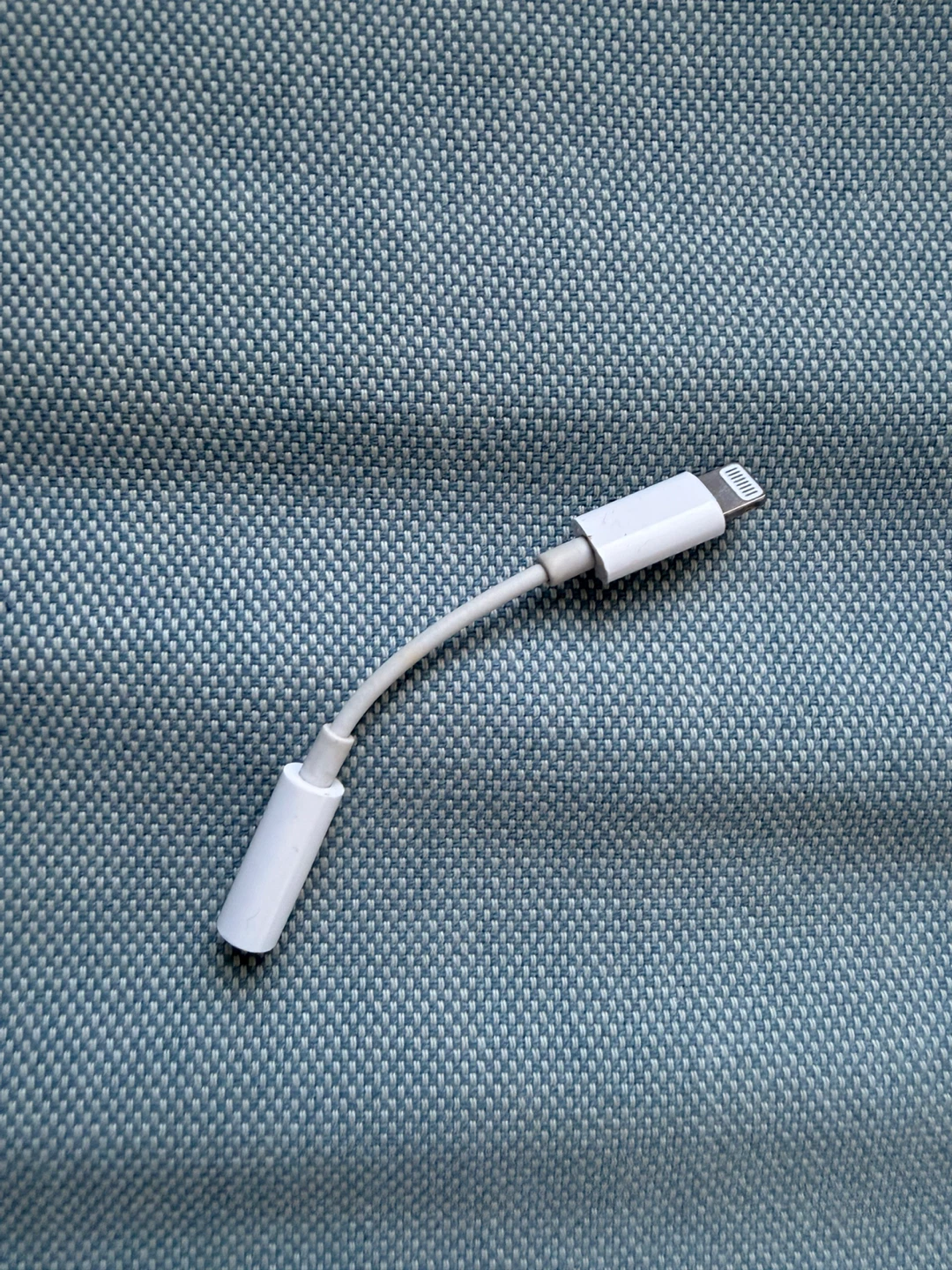 Apple Lightning to 3.5mm Headphone Jack Adapter