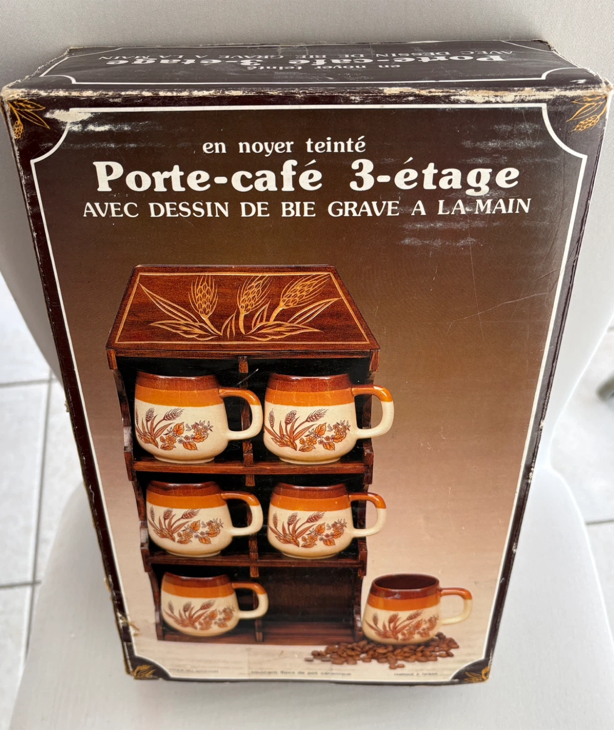 Vintage Ceramic Mugs with Wooden Shelf - photo 3
