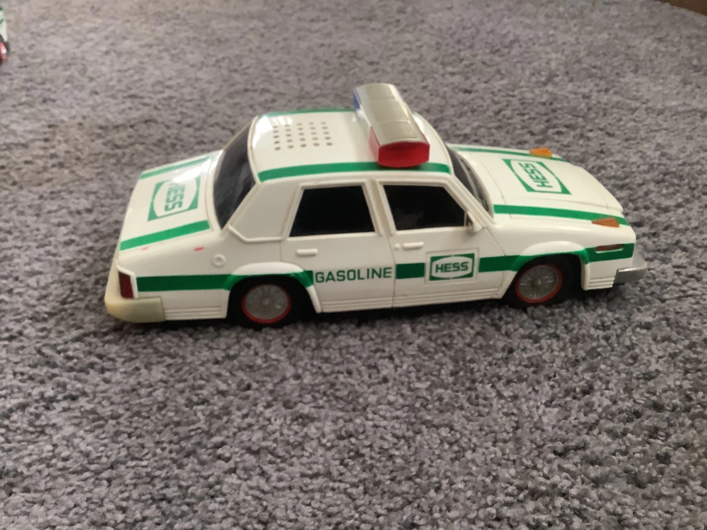 3 Vintage Hess Trucks - photo 5