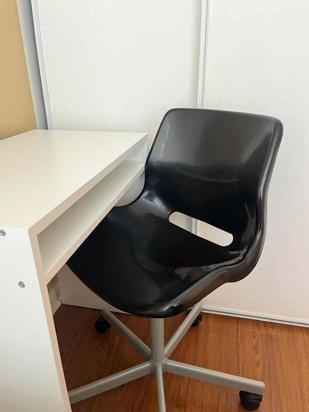 IKEA White Desk with Black Swivel Chair and Lamp - photo 2