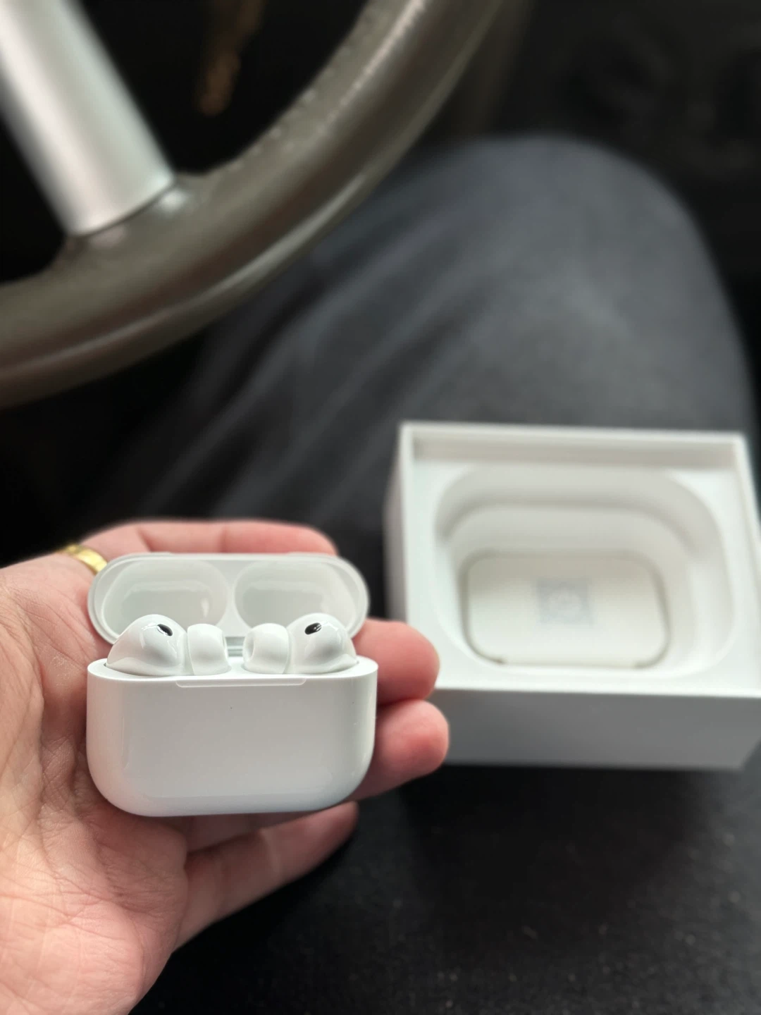 Apple AirPods Pro 3rd Generation with Charging Case - photo 4