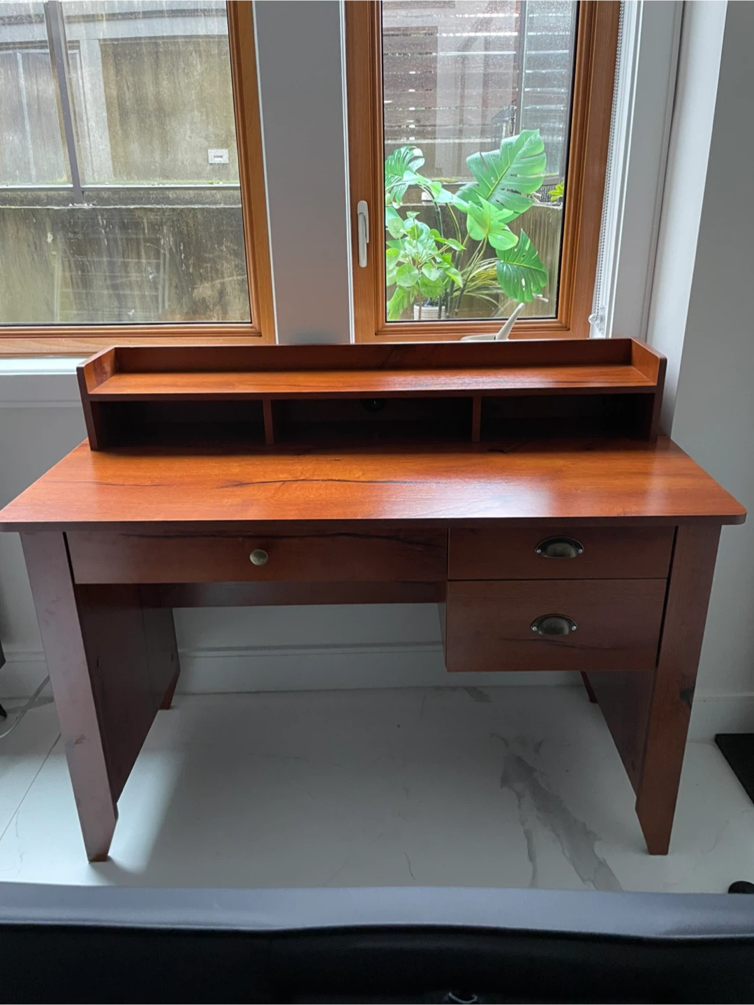 Stylish Wooden Look Writing Desk in Pristine Condition