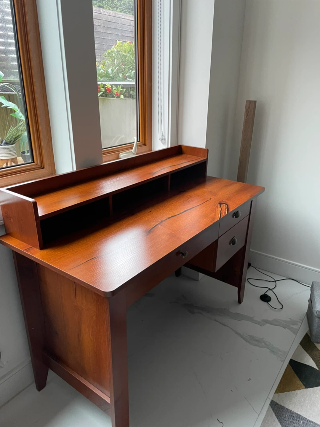 Stylish Wooden Look Writing Desk in Pristine Condition - photo 3