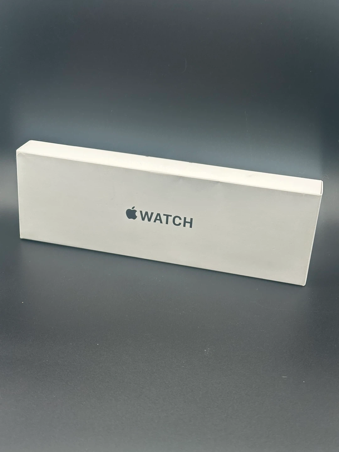 Apple Watch SE (Gen 2) 40mm Silver Aluminum GPS Sport Band