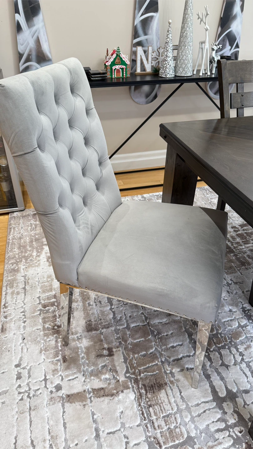Dining Room Table, Chairs & Rug - photo 3