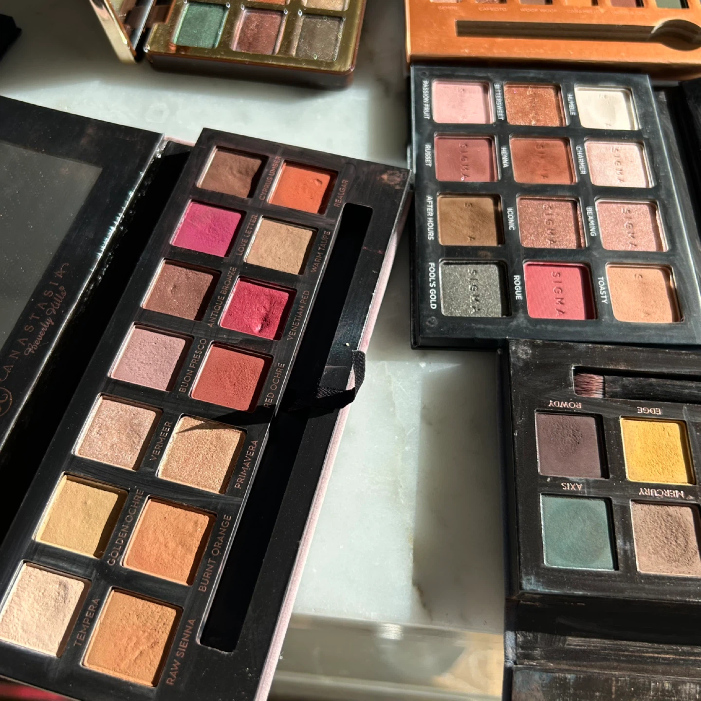 Moving Sale 6 Eyeshadow Palette - photo 3