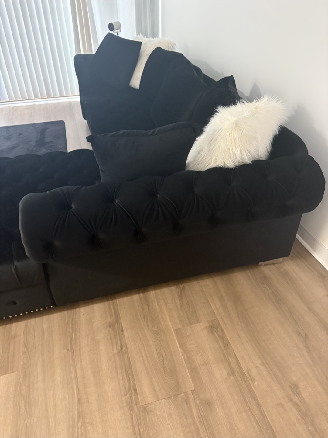 Black Velvet Tufted Sectional Sofa with Chaise - photo 3