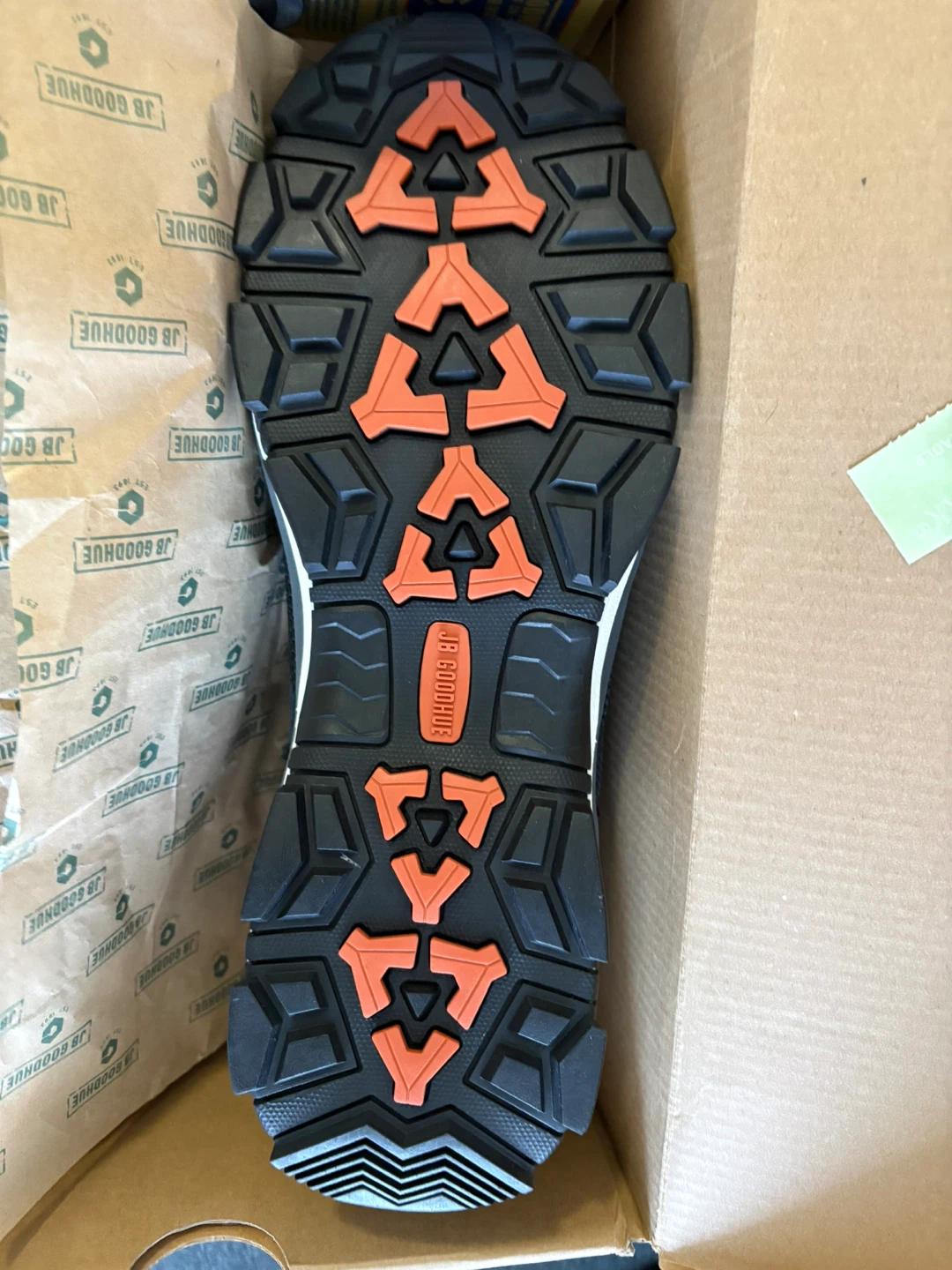 NEW SAFETY SHOES- 10.5 - photo 3