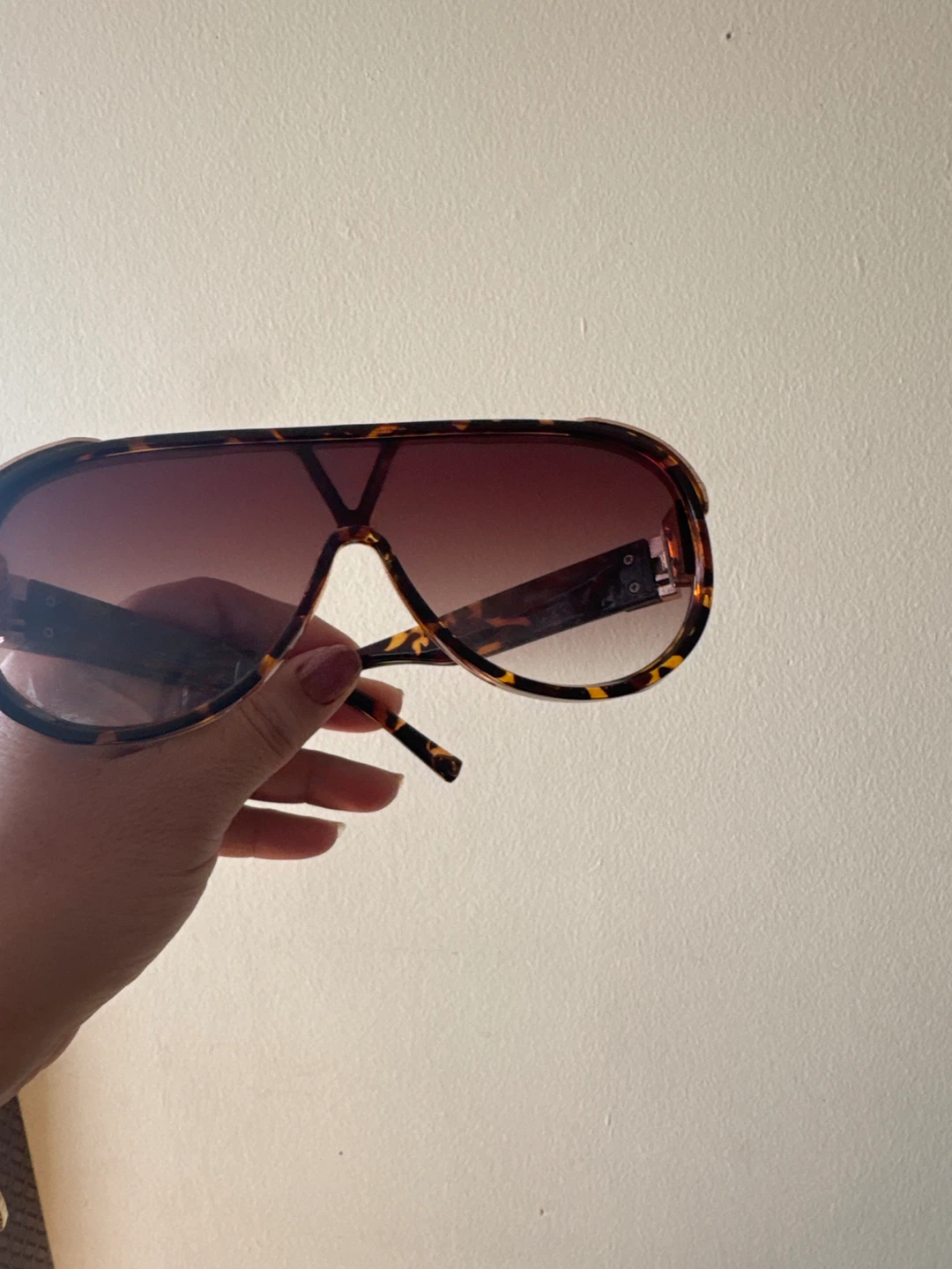 Tortoiseshell Oversized Sunglasses - photo 4