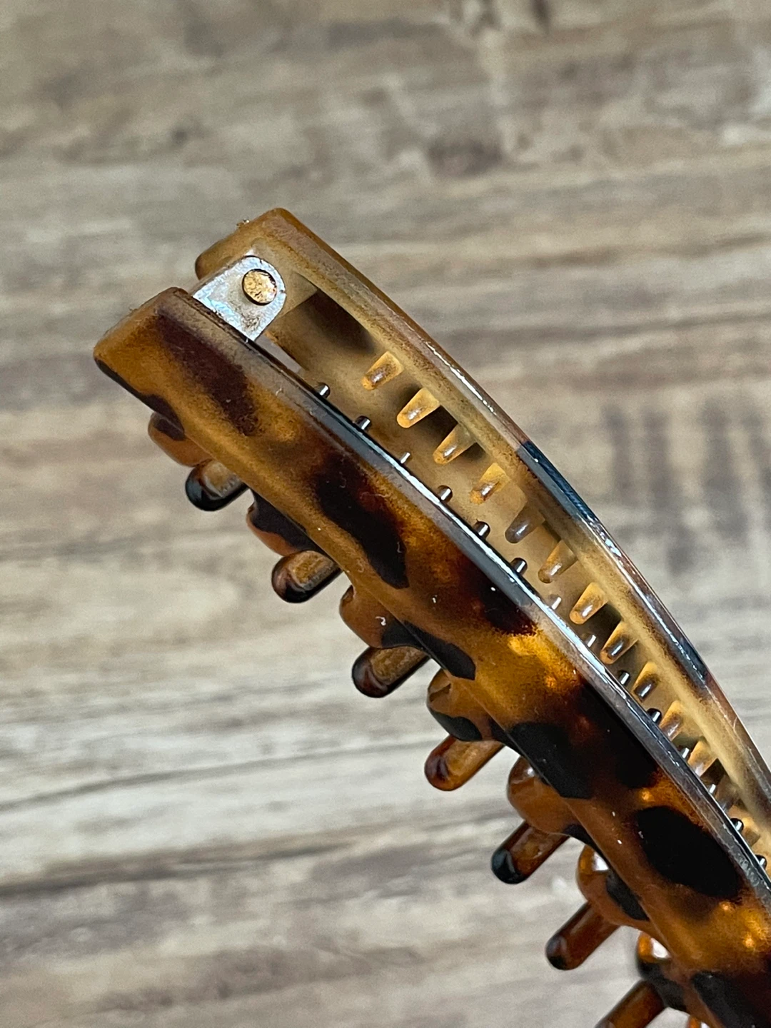 Tortoiseshell Banana Hair Clip - photo 2