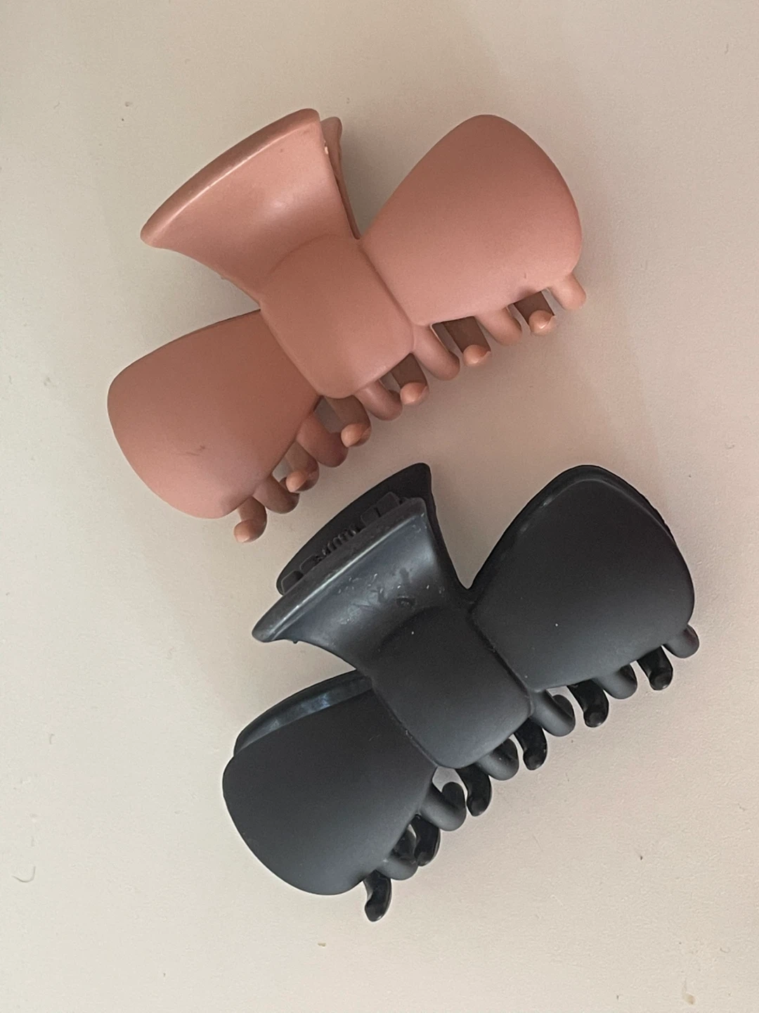 Matte Claw Clips - Black and Nude pink