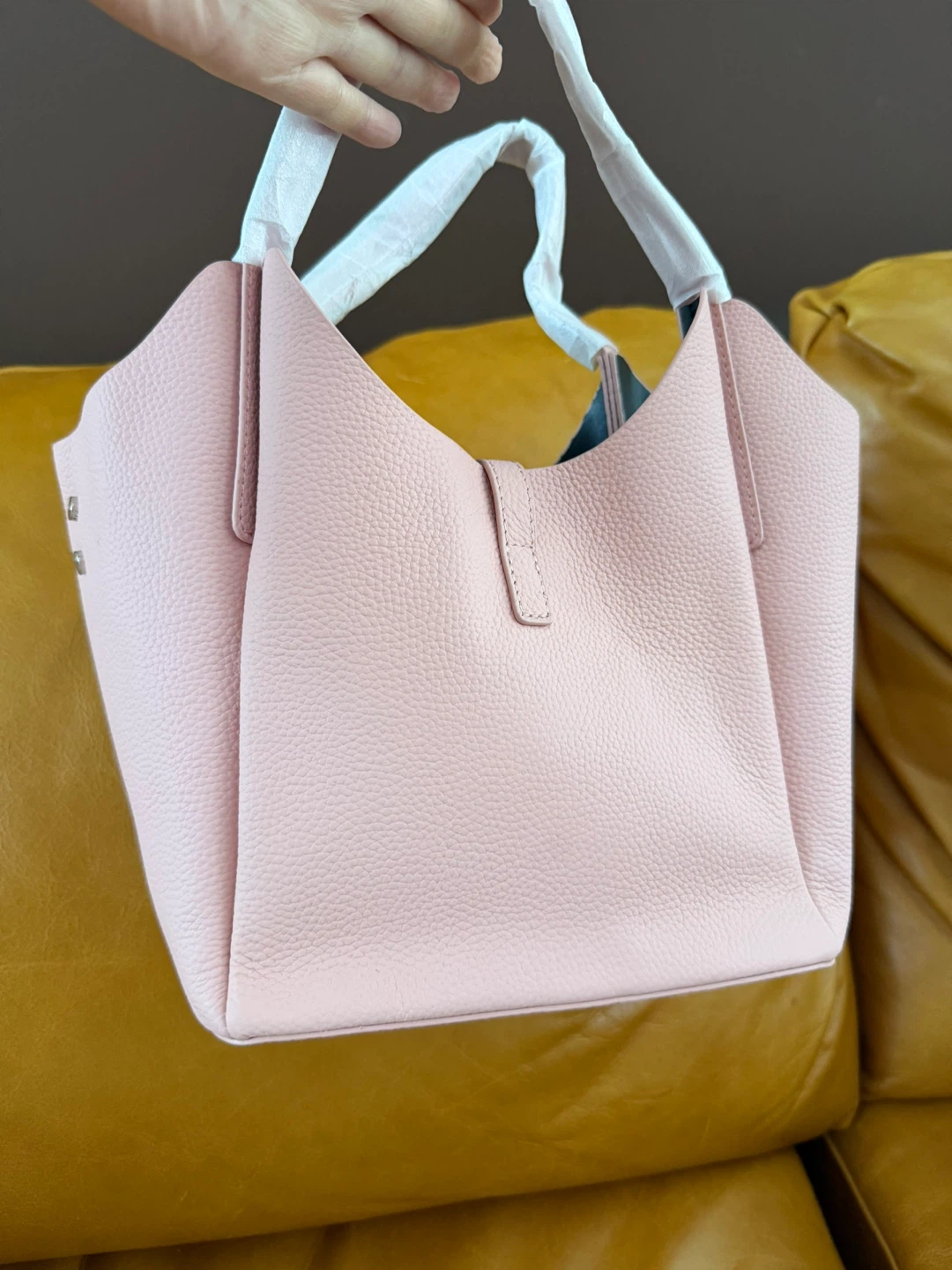 Pink Pebble leather bag with Shoulder Strap - photo 2