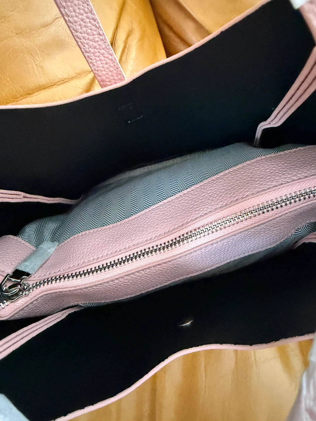Pink Pebble leather bag with Shoulder Strap - photo 3