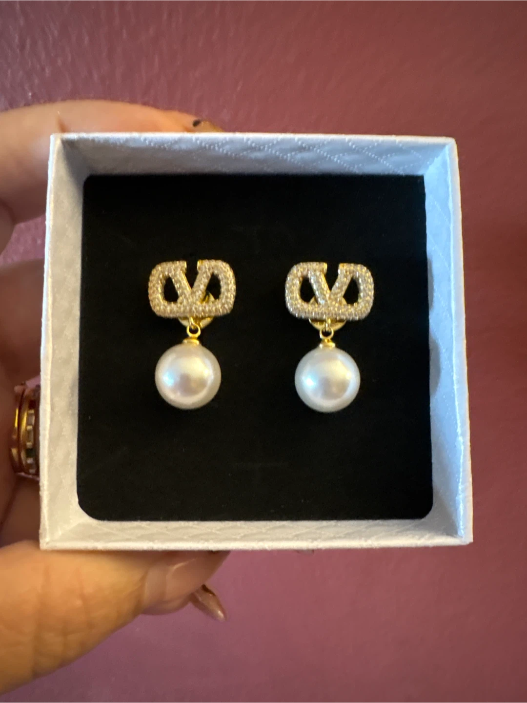 NEW V  Pearl Drop Earrings - photo 5