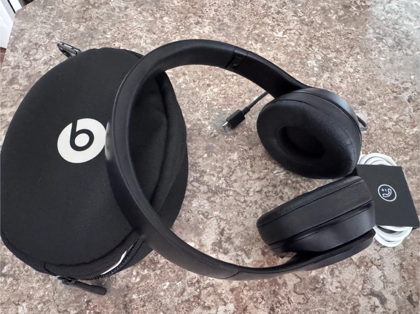 Beats Solo3 Wireless Headphones - Black - photo 3
