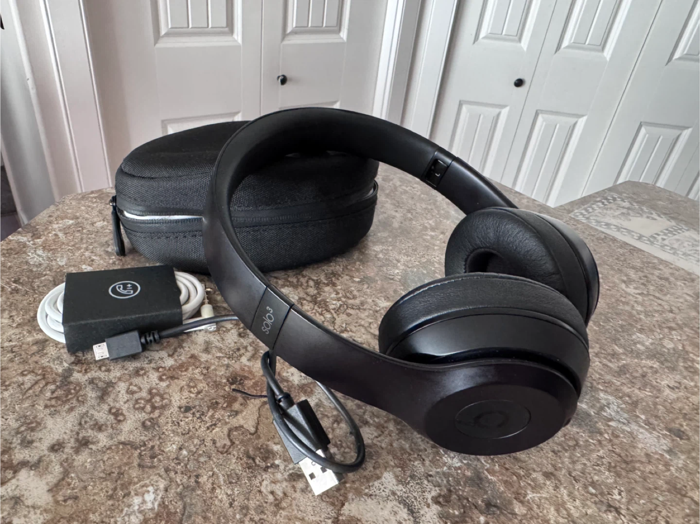 Beats Solo3 Wireless Headphones - Black - photo 4