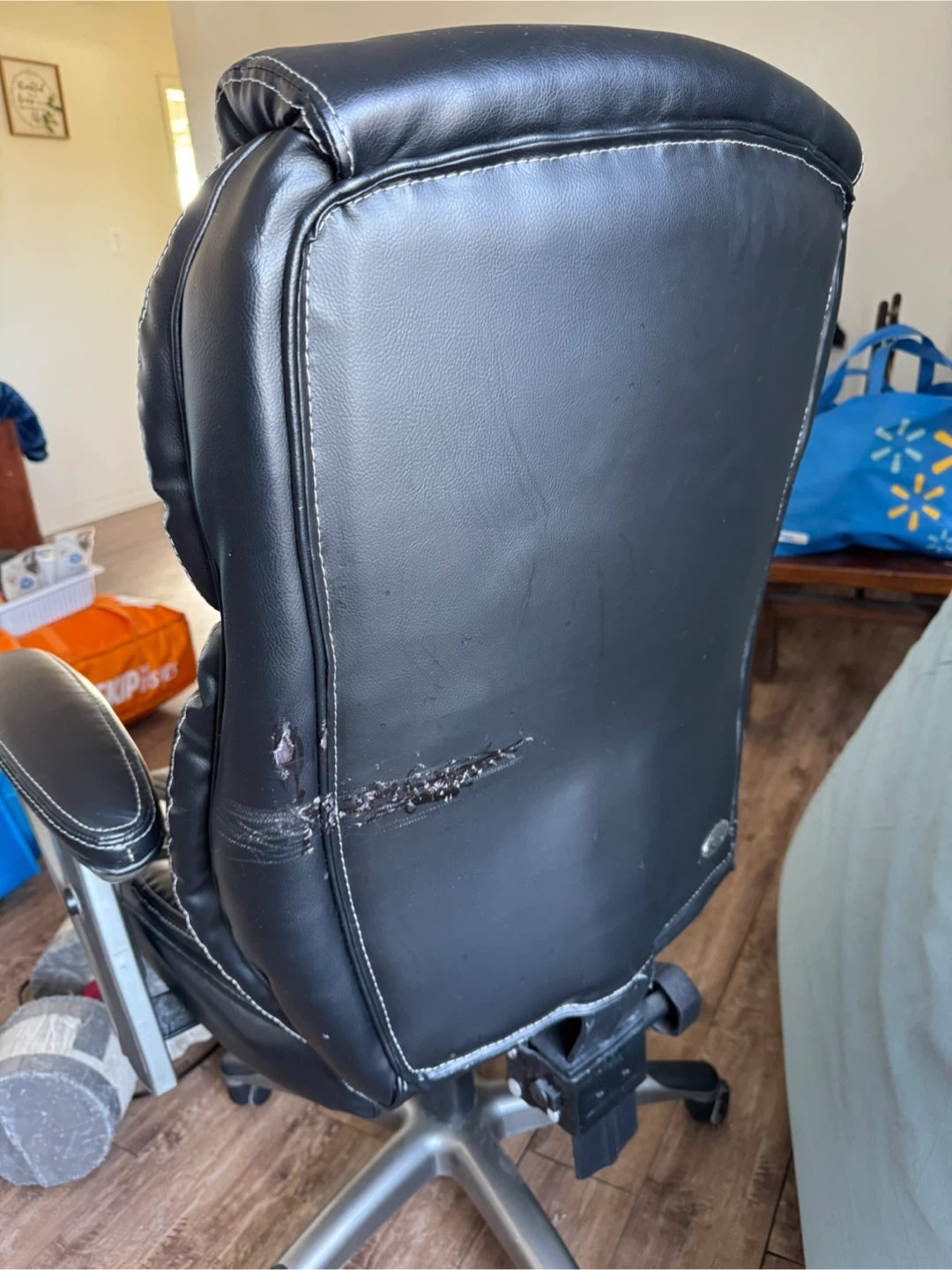 Black Office Chair - photo 2