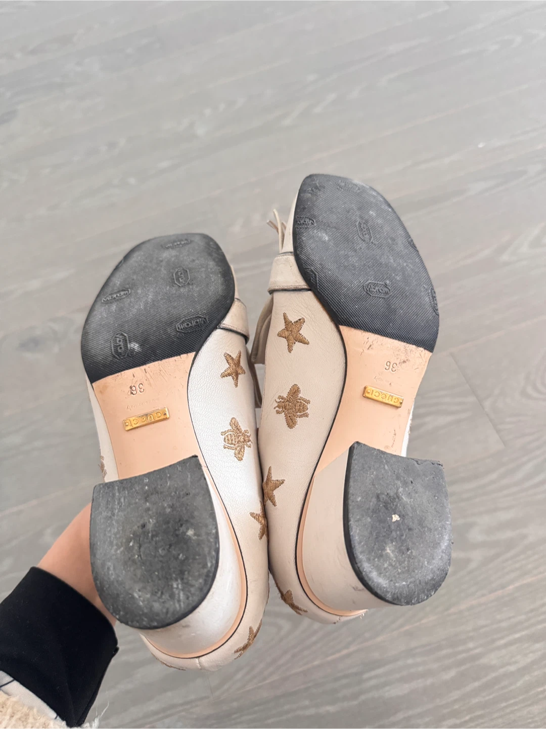 Gucci White Leather Bee & Star Loafer Heels Size 36 - photo 5