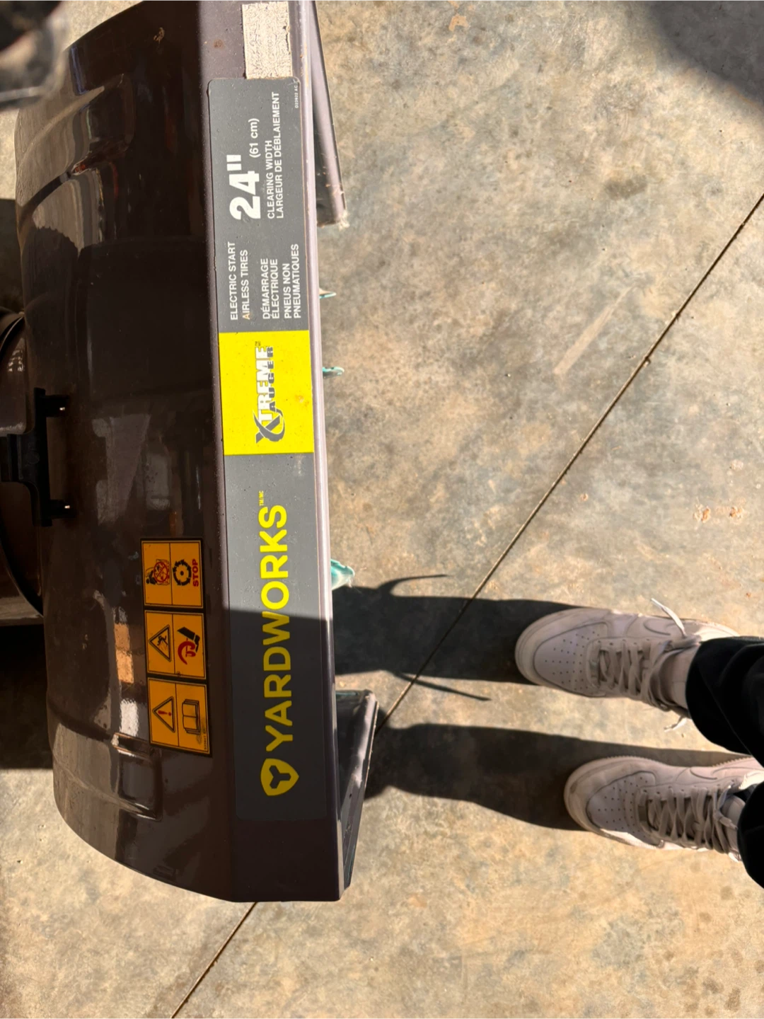 Yardworks 24" Snowblower - photo 2