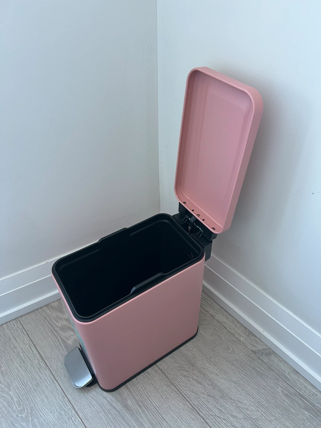 Martha Stewart Home 2.1 gal (8L) Pink Pedal Bin - photo 3