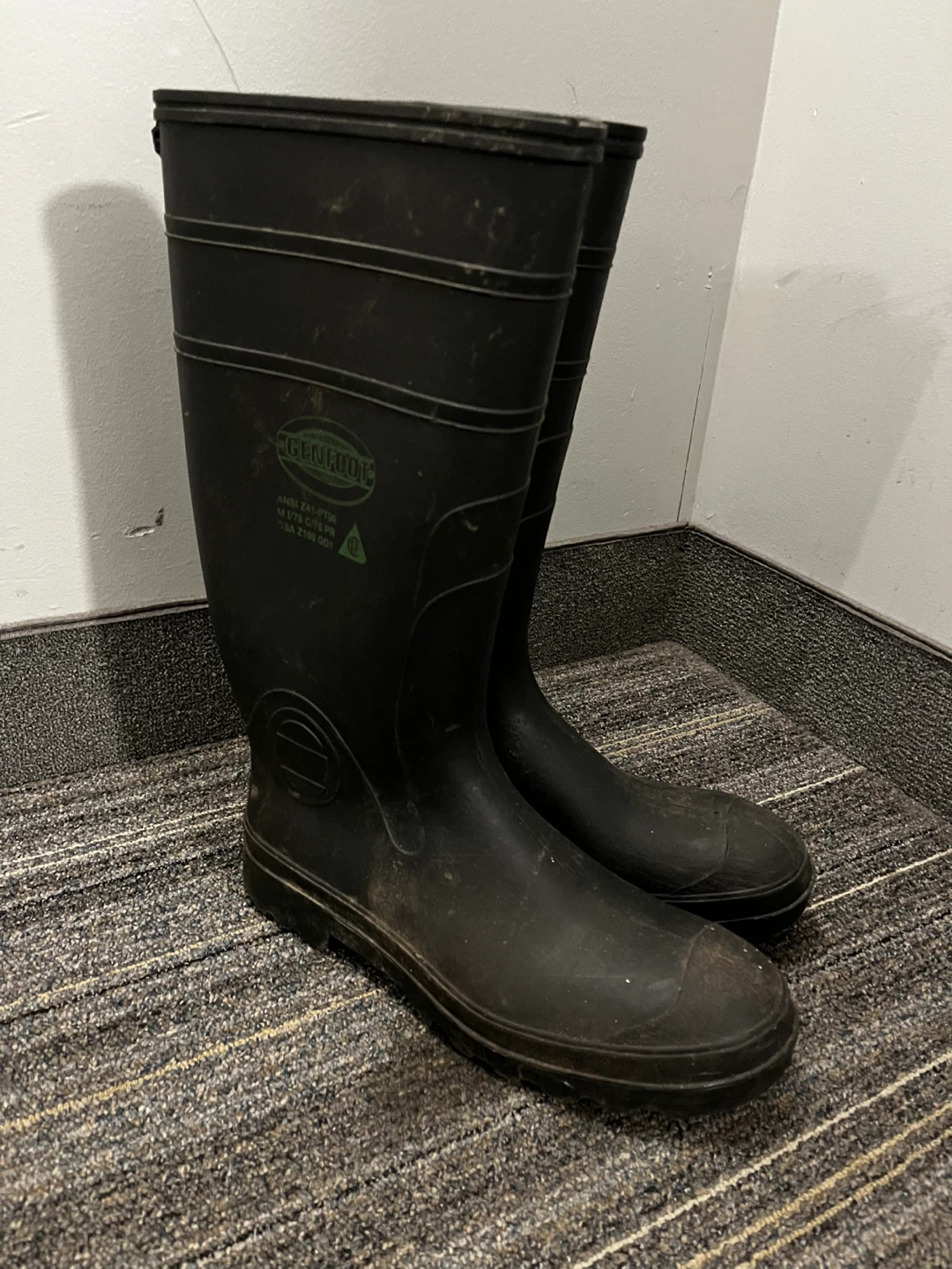 GENFOOT Black Work Boots (size 11)