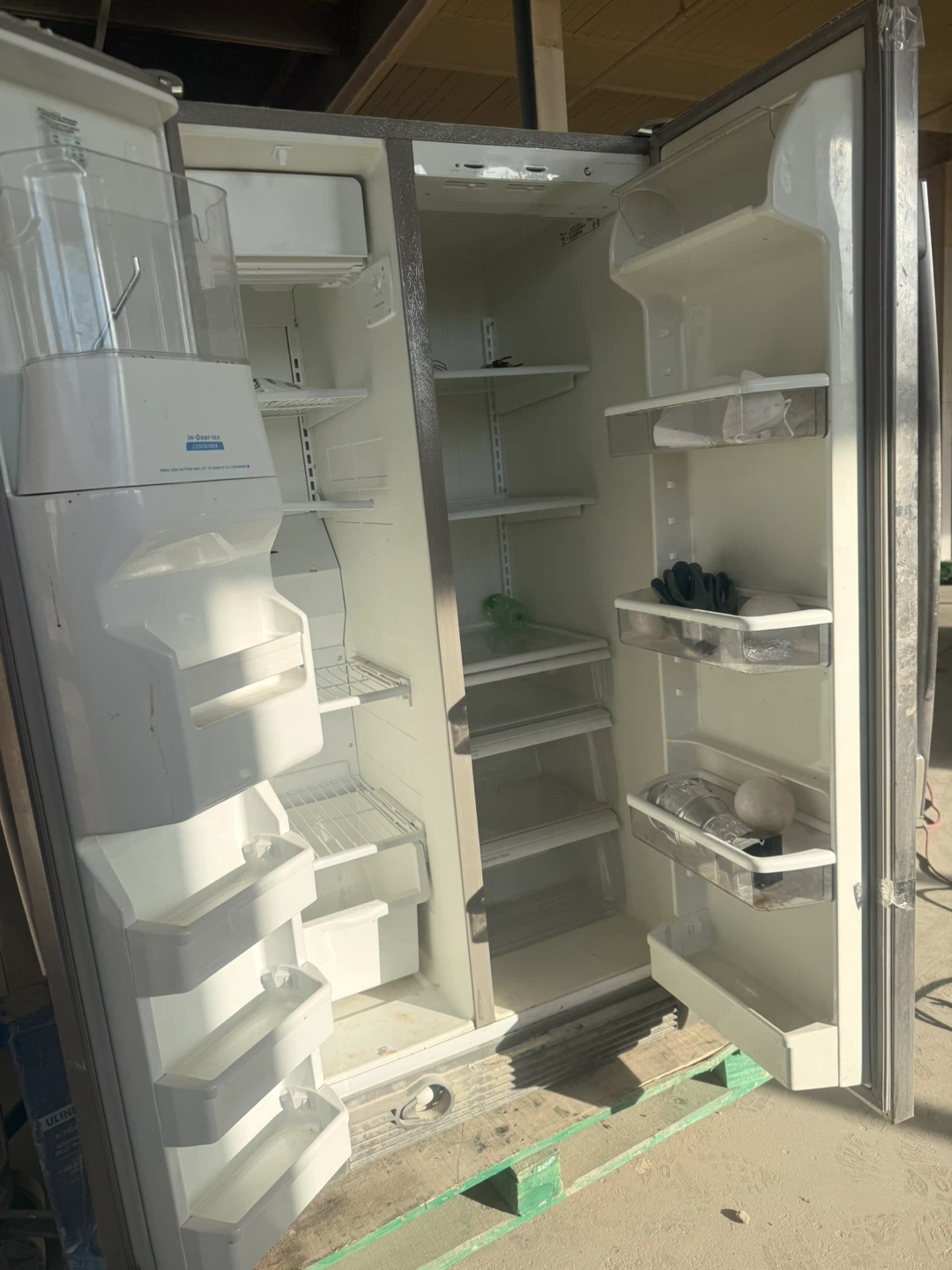 GE Side-by-Side Refrigerator with Water and Ice Dispenser - photo 5