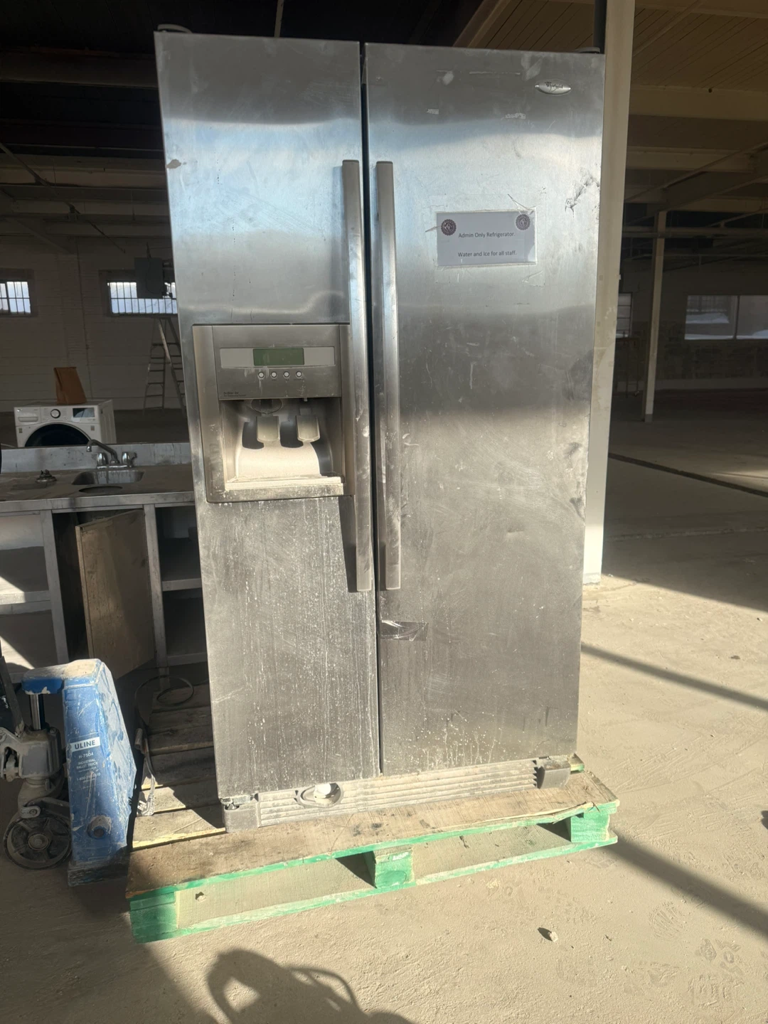 GE Side-by-Side Refrigerator with Water and Ice Dispenser