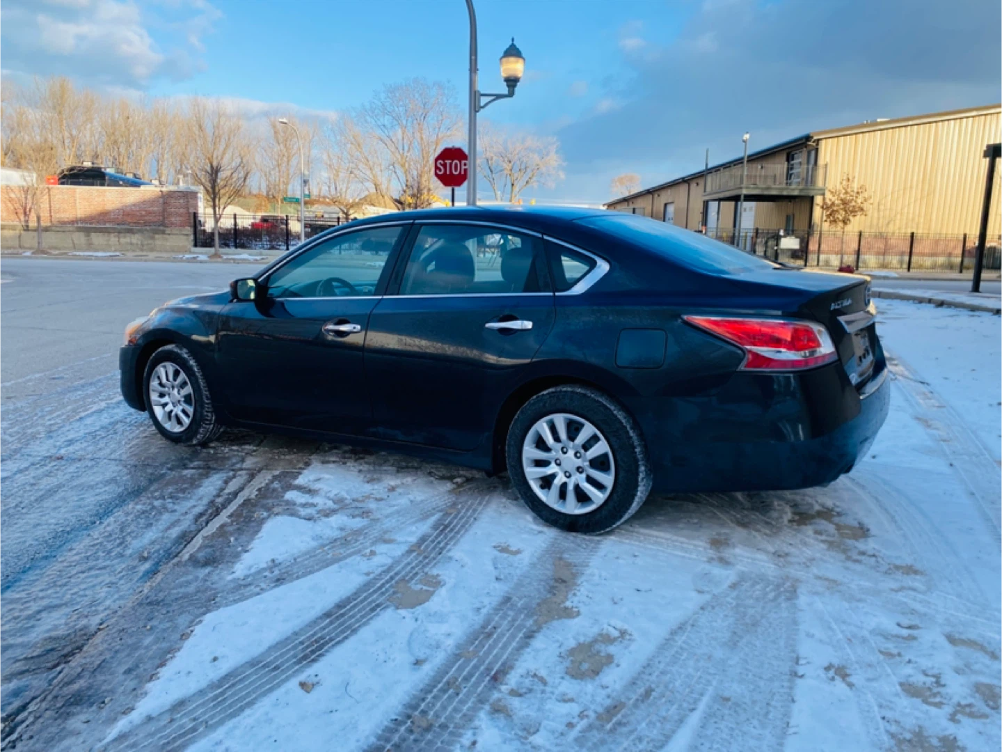 2015 NISSAN ALTIMA $3750 - photo 2