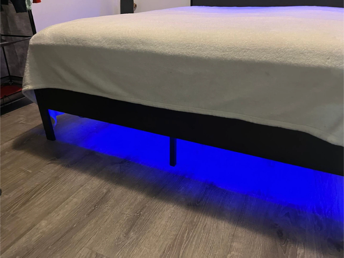 PAPAJET Queen Size Platform Bed with LED Lights - photo 5