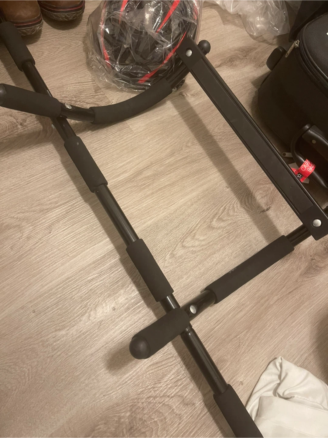 Black Doorway Pull-Up Bar