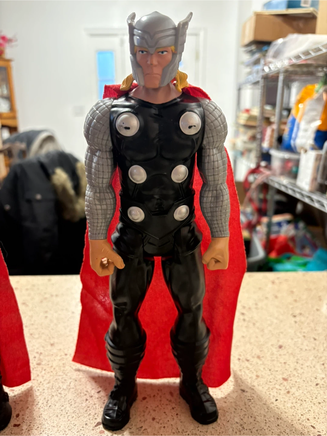Thor Action Figure with Cape - photo 4