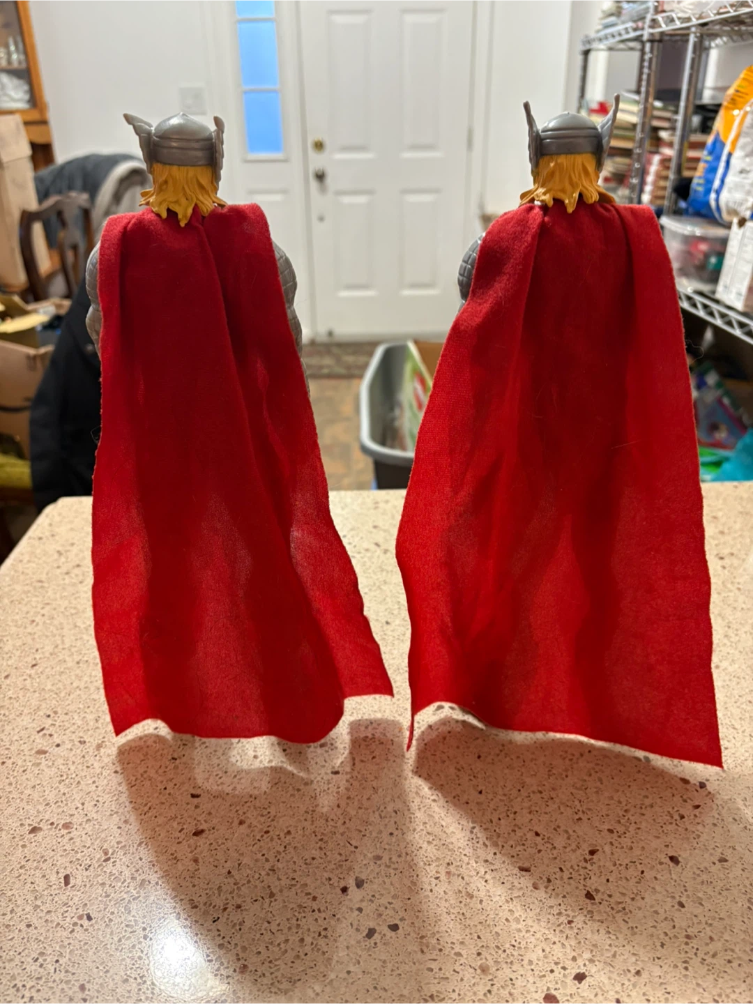 Thor Action Figure with Cape - photo 2
