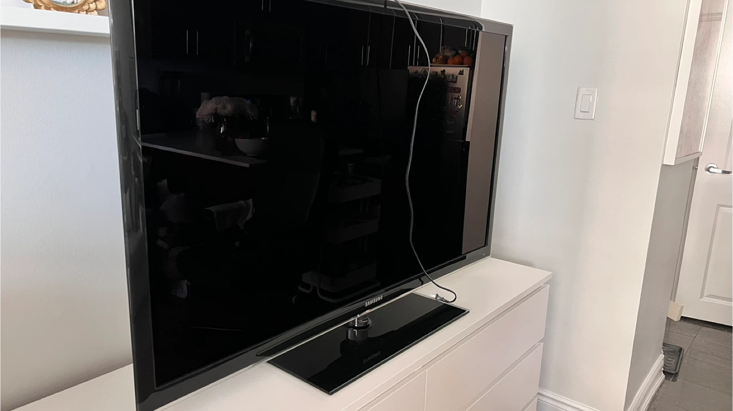 55” Samsung TV with Remote - photo 4
