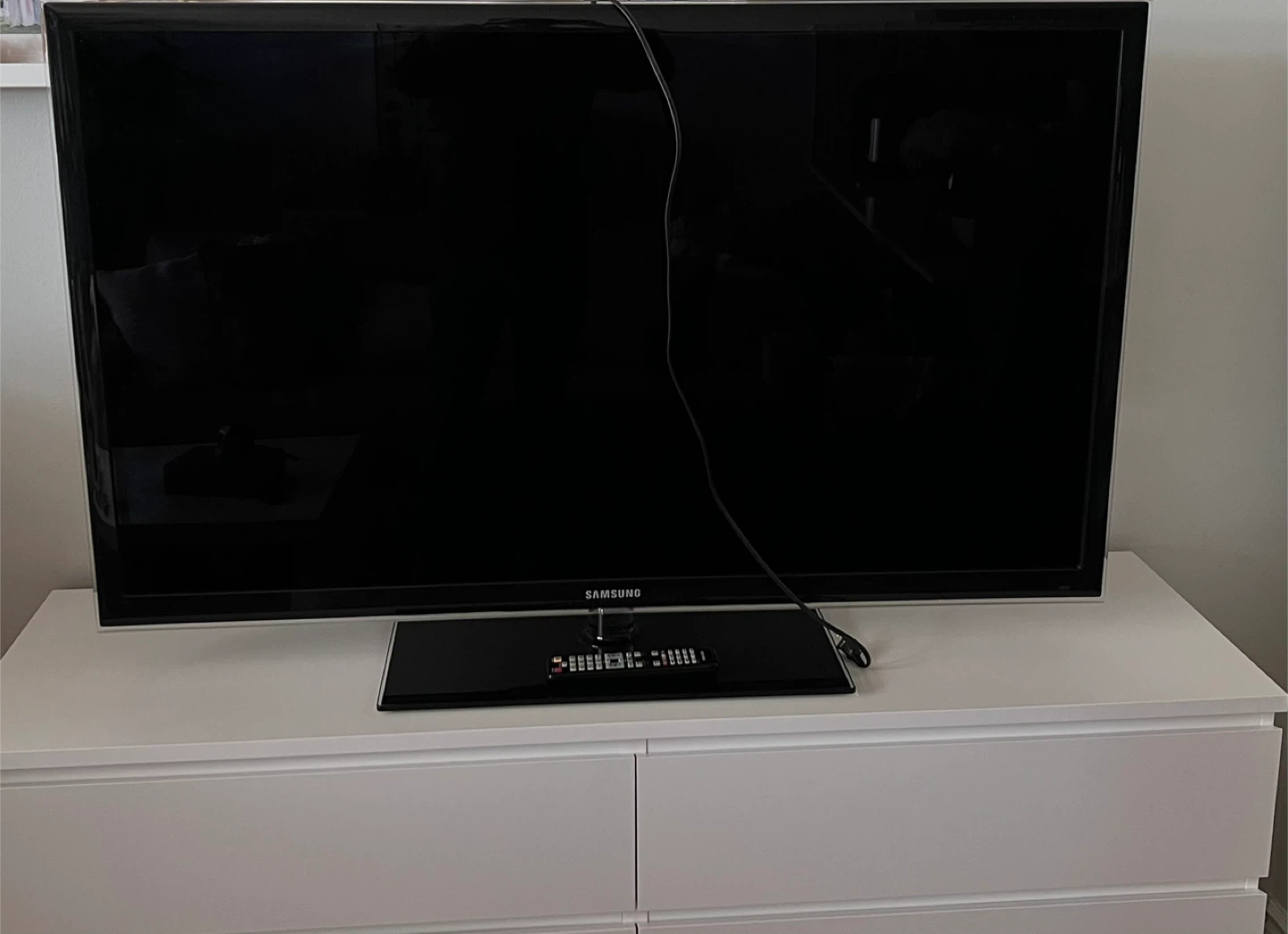 55” Samsung TV with Remote - photo 2