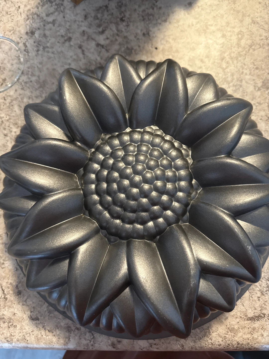 Nordic Ware Sunflower Cake Bundt Pan 10 Cup